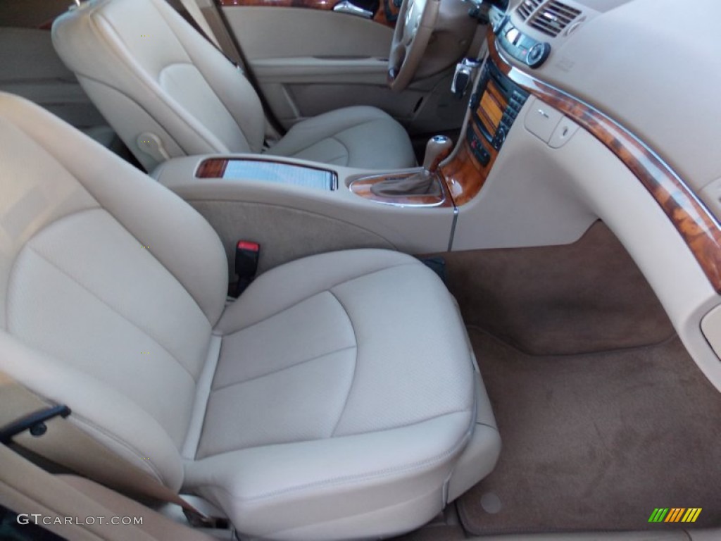 2009 E 350 4Matic Wagon - Jade Green Metallic / Cashmere photo #20