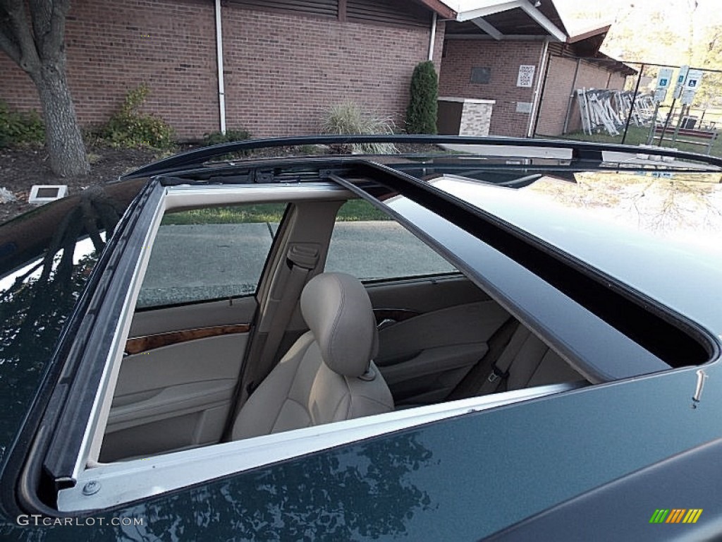 2009 E 350 4Matic Wagon - Jade Green Metallic / Cashmere photo #35