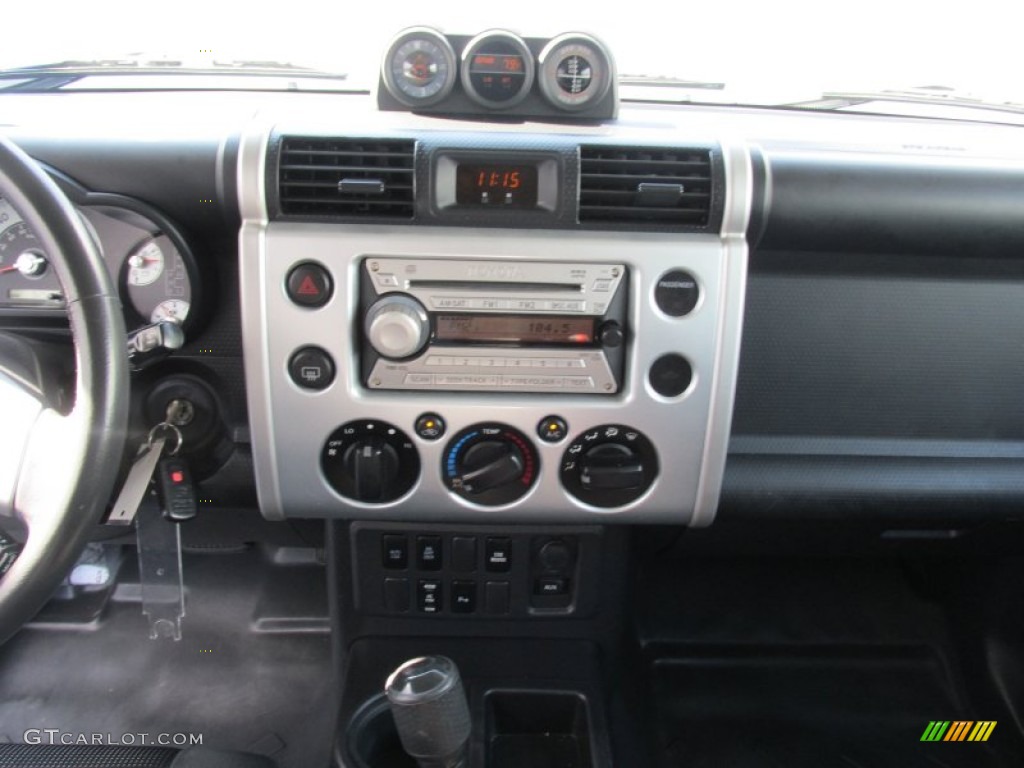 2007 FJ Cruiser  - Titanium Metallic / Dark Charcoal photo #36