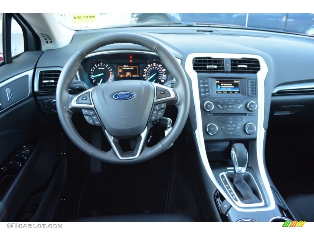 2015 Fusion SE - Ruby Red Metallic / Charcoal Black photo #11