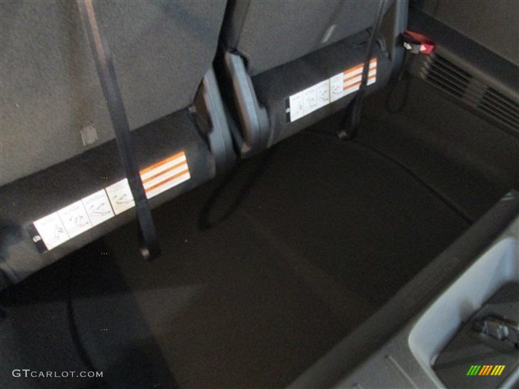 2015 Explorer XLT - Ingot Silver / Charcoal Black photo #13