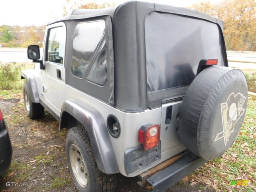 2004 Wrangler X 4x4 - Bright Silver Metallic / Dark Slate Gray photo #2