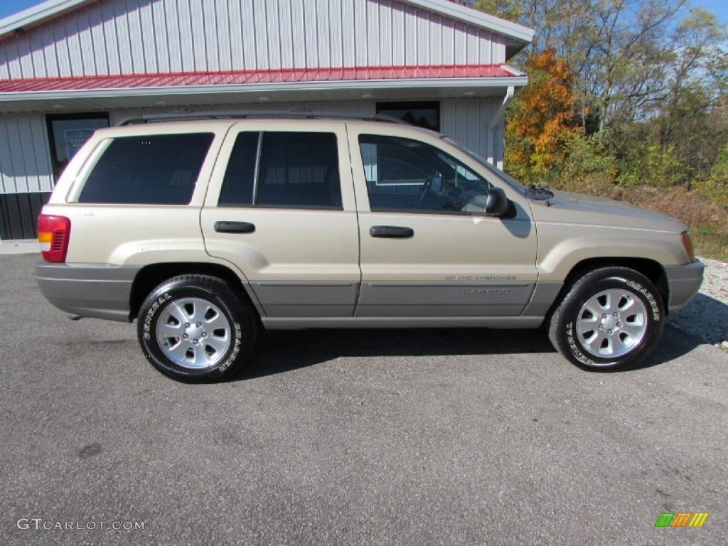 2001 Grand Cherokee Laredo 4x4 - Champagne Pearl / Sandstone photo #2