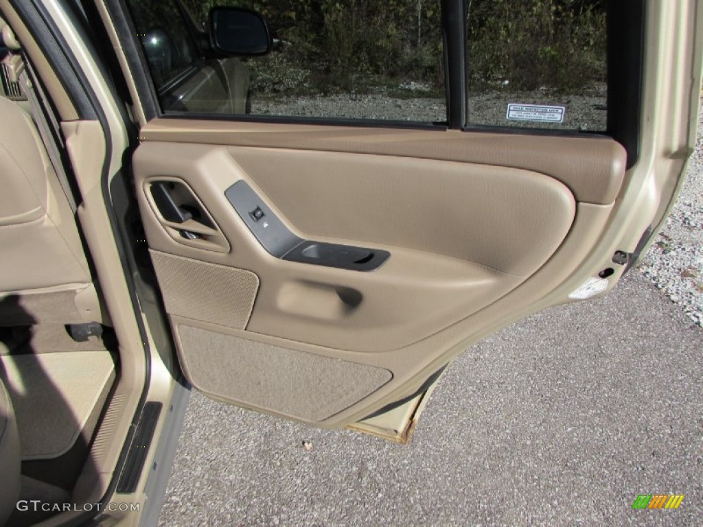 2001 Grand Cherokee Laredo 4x4 - Champagne Pearl / Sandstone photo #13