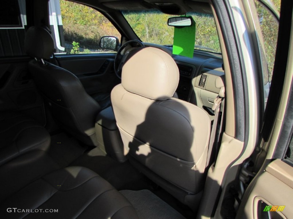 2001 Grand Cherokee Laredo 4x4 - Champagne Pearl / Sandstone photo #16