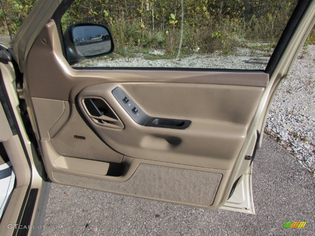 2001 Grand Cherokee Laredo 4x4 - Champagne Pearl / Sandstone photo #17