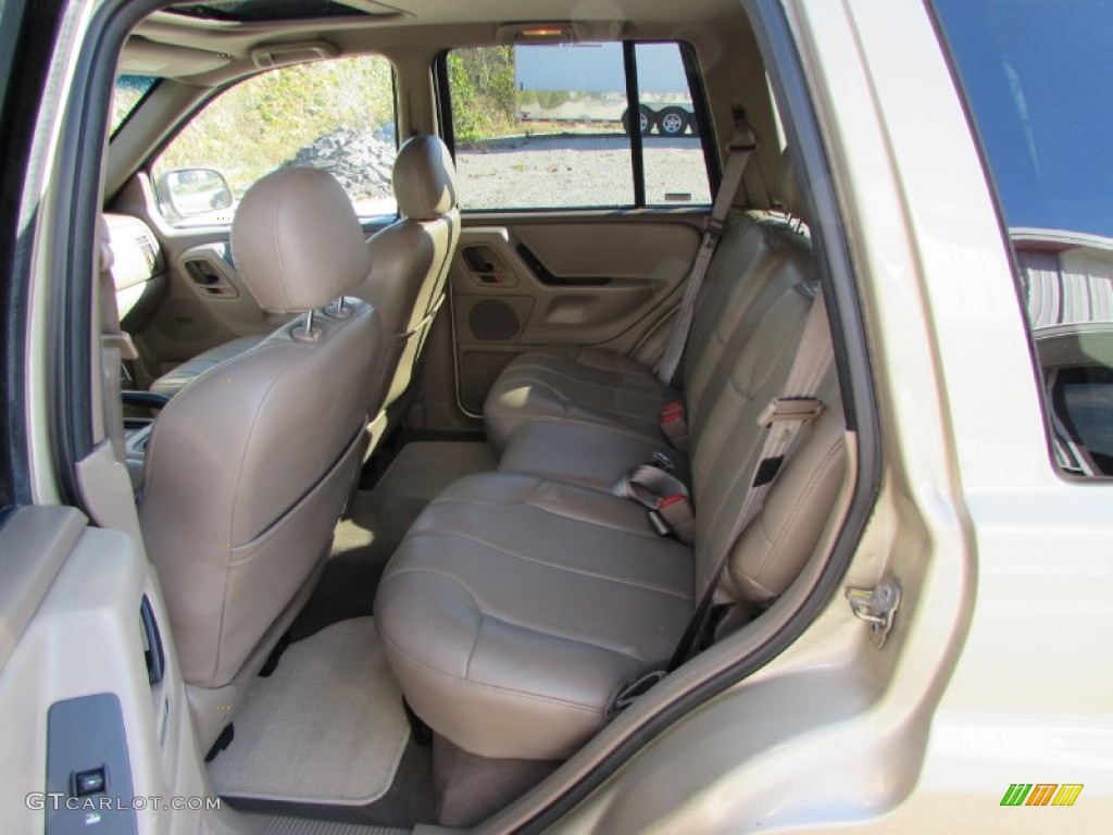 2001 Grand Cherokee Laredo 4x4 - Champagne Pearl / Sandstone photo #23