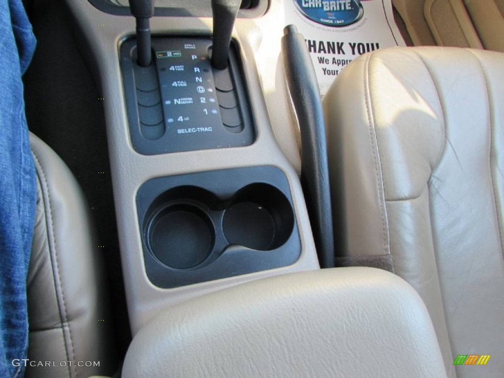 2001 Grand Cherokee Laredo 4x4 - Champagne Pearl / Sandstone photo #38