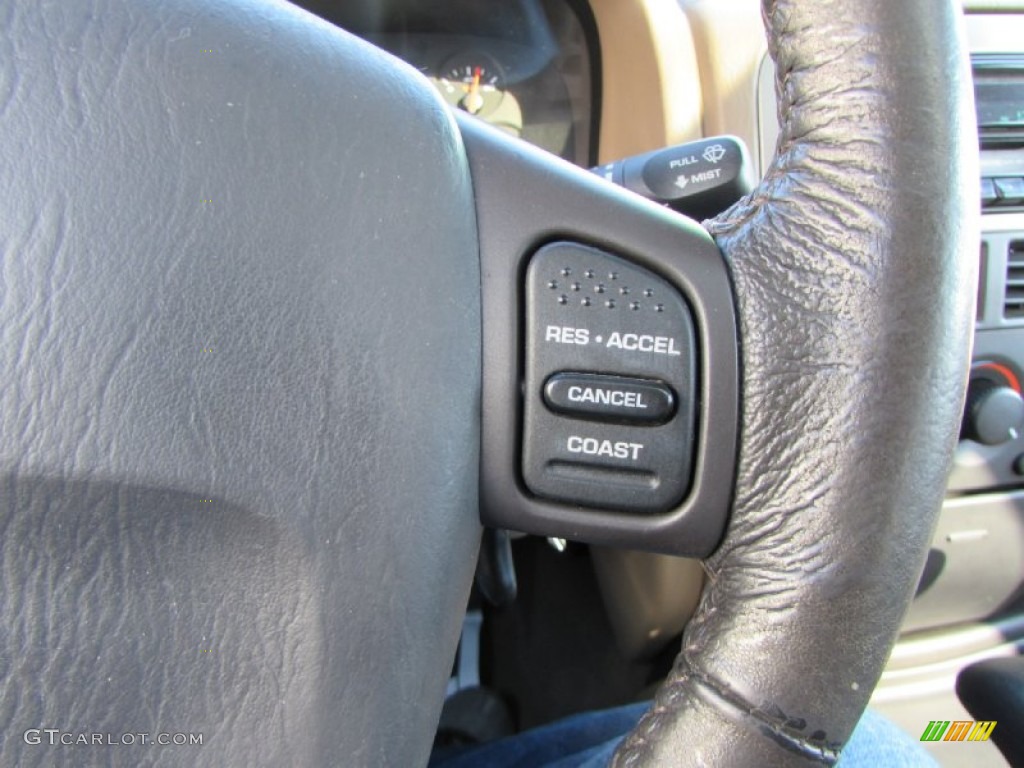 2001 Grand Cherokee Laredo 4x4 - Champagne Pearl / Sandstone photo #41
