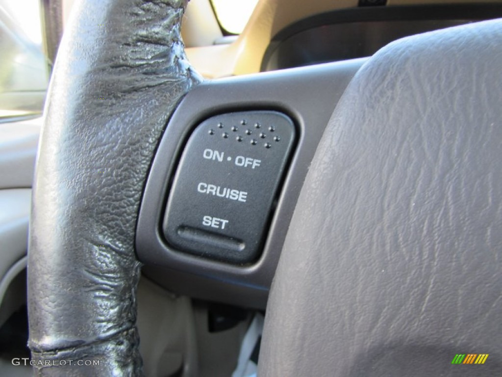 2001 Grand Cherokee Laredo 4x4 - Champagne Pearl / Sandstone photo #42