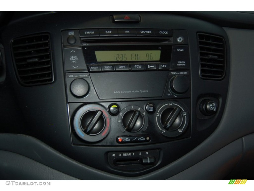 2005 MPV LX - Sunlight Silver Metallic / Gray photo #17