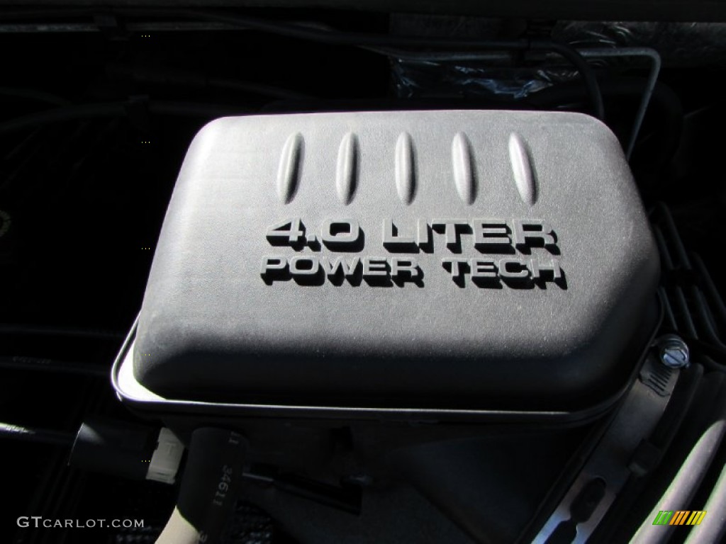 2001 Grand Cherokee Laredo 4x4 - Champagne Pearl / Sandstone photo #48