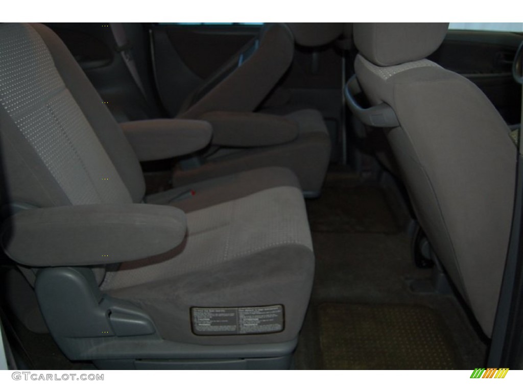 2005 MPV LX - Sunlight Silver Metallic / Gray photo #25
