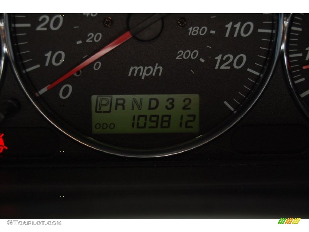 2005 MPV LX - Sunlight Silver Metallic / Gray photo #32