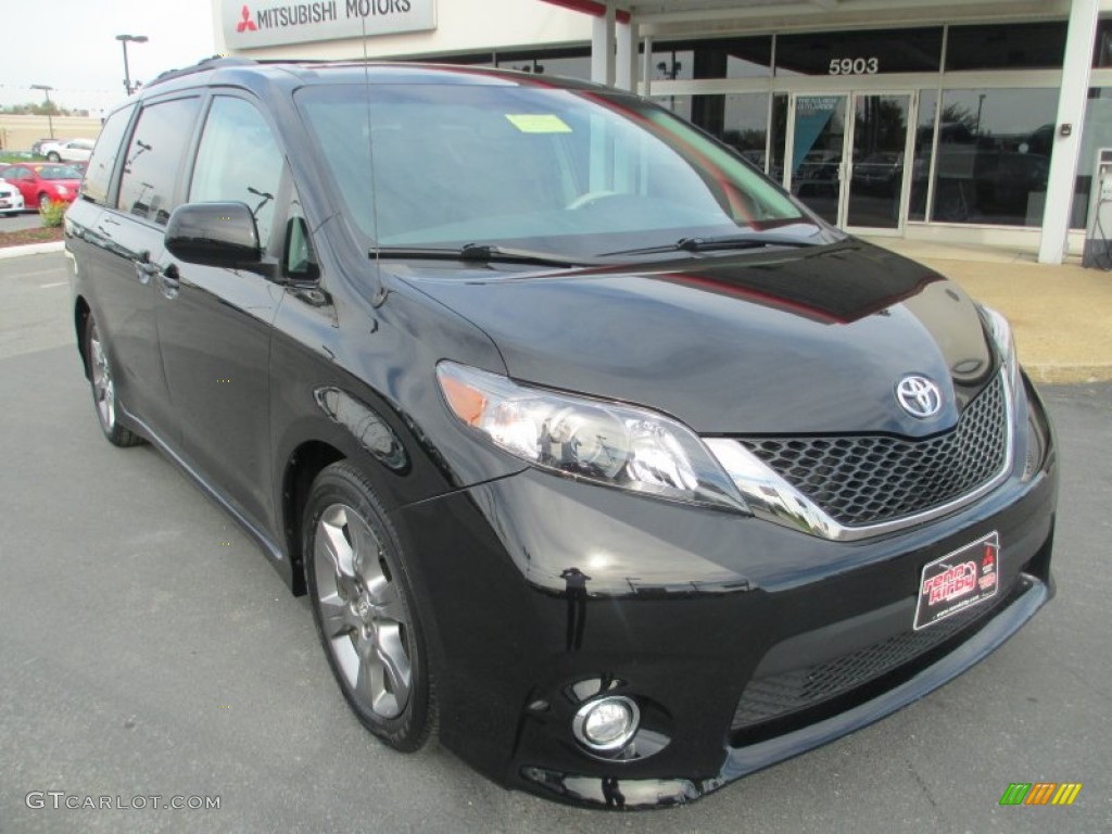 2012 Sienna SE - Black / Dark Charcoal photo #1