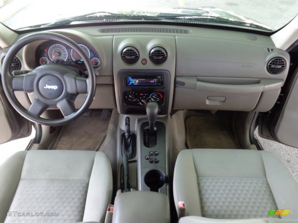 2006 Jeep Liberty CRD Sport 4x4 Dashboard Photos