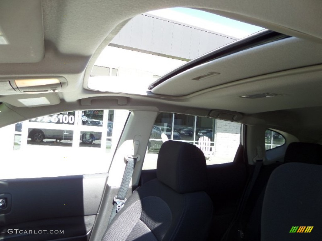 2011 Rogue SV - Silver Ice Metallic / Gray photo #11