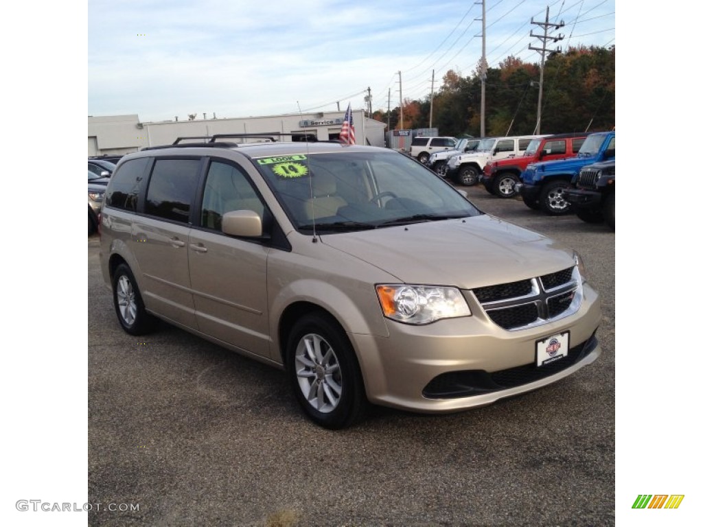 2014 Grand Caravan SXT - Cashmere Pearl / Black/Sandstorm photo #3