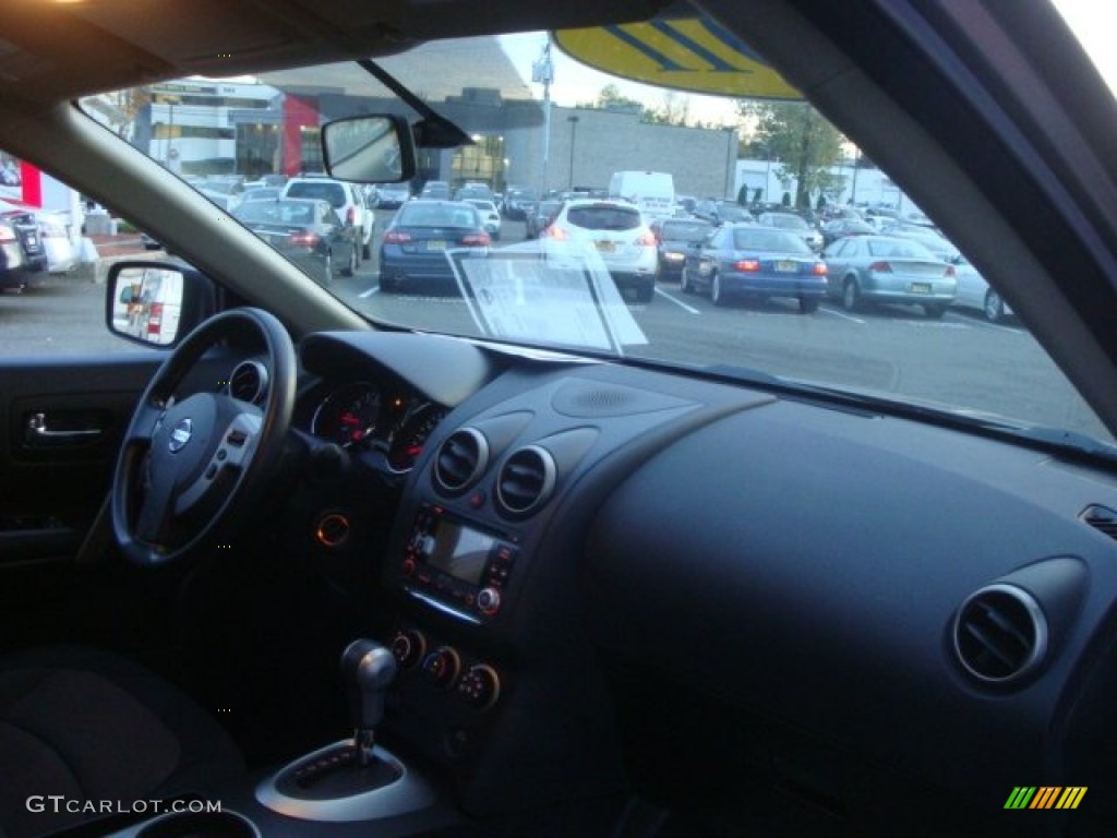 2011 Rogue SV AWD - Gotham Gray Metallic / Black photo #19
