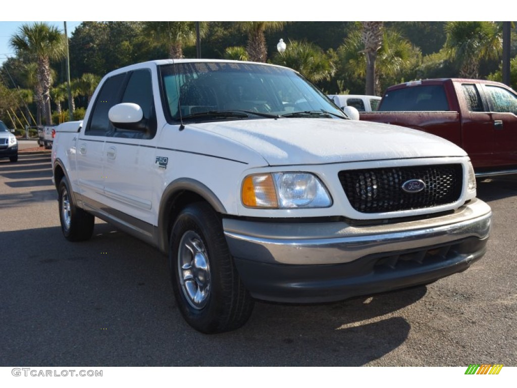 2001 F150 Lariat SuperCrew - Oxford White / Medium Parchment photo #1