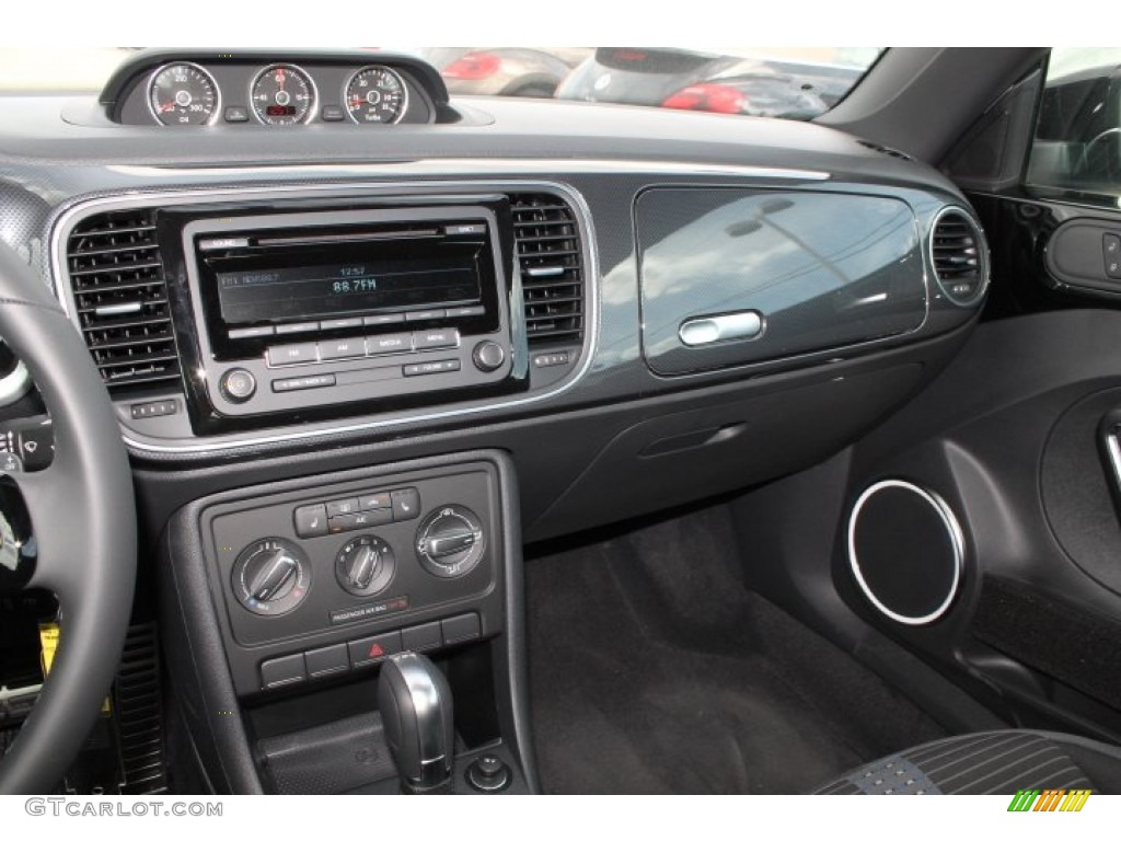 2015 Volkswagen Beetle R Line 2.0T Black/Blue Dashboard Photo #98630331