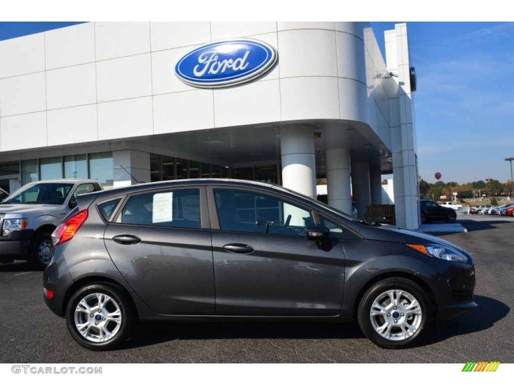 Magnetic Metallic 2015 Ford Fiesta SE Hatchback Exterior Photo #98633925