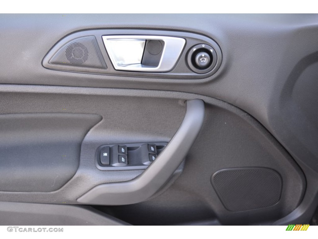 2015 Fiesta SE Hatchback - Magnetic Metallic / Charcoal Black photo #5