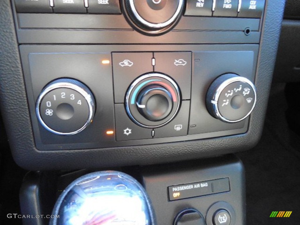 2010 G6 Sedan - Summit White / Ebony photo #20