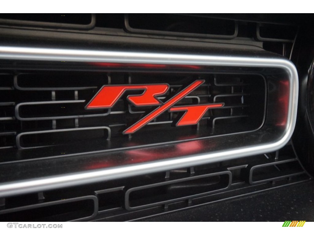 2015 Dodge Challenger R/T Marks and Logos Photos