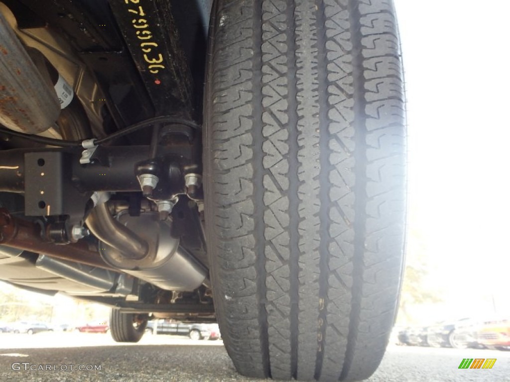 2014 Chevrolet Express 3500 Passenger Extended LT Undercarriage Photo #98643743