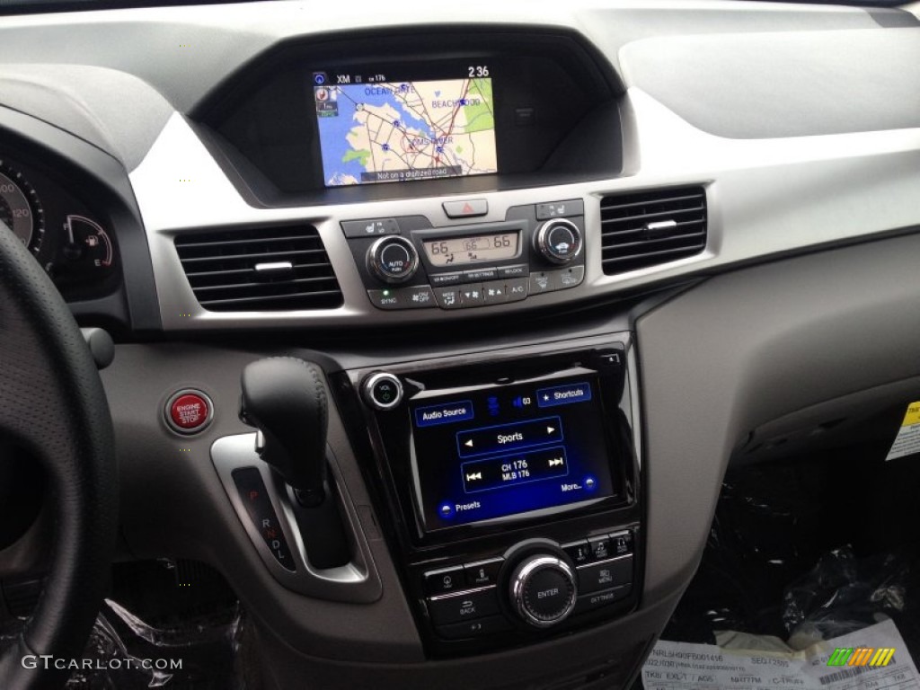 2015 Honda Odyssey Touring Controls Photo #98645108