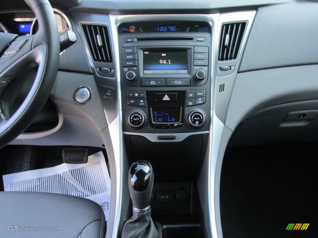 2015 Hyundai Sonata Hybrid Limited Controls Photo #98646389