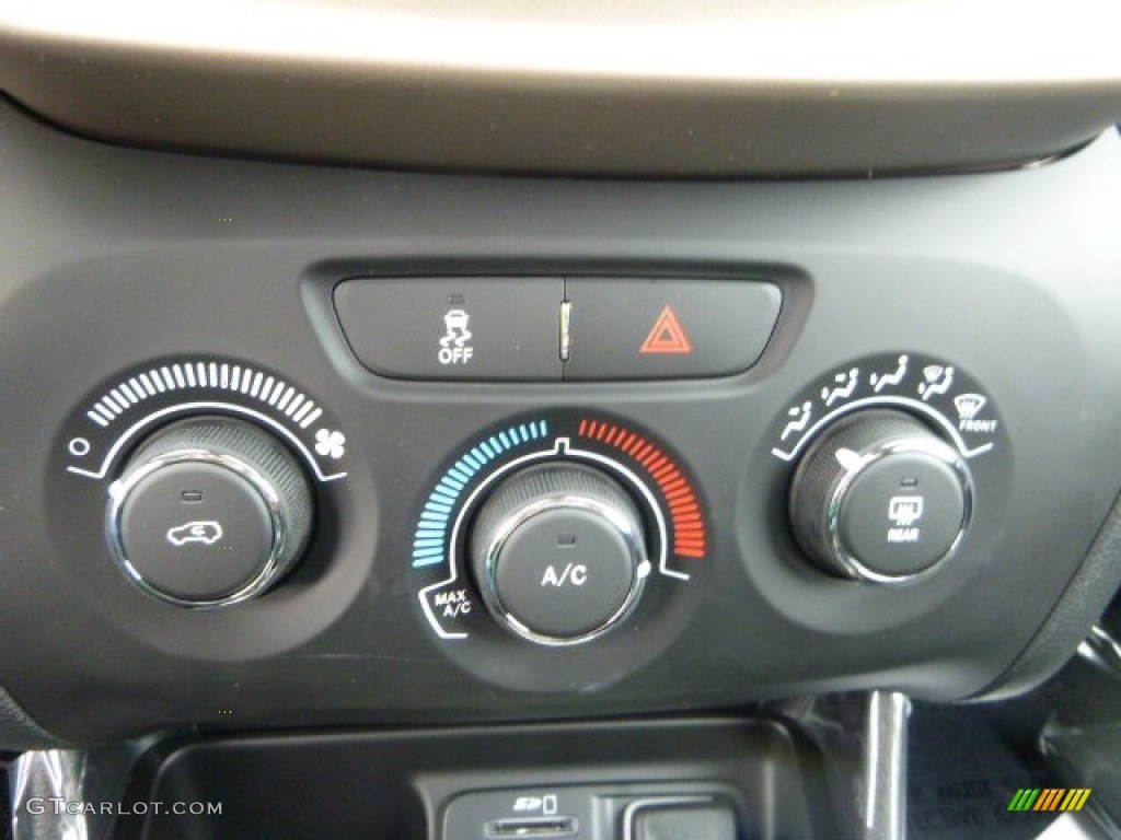 2015 Jeep Cherokee Sport Controls Photo #98647943