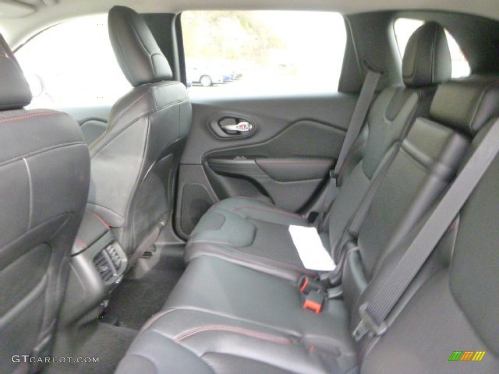 2015 Jeep Cherokee Trailhawk 4x4 Rear Seat Photo #98648660