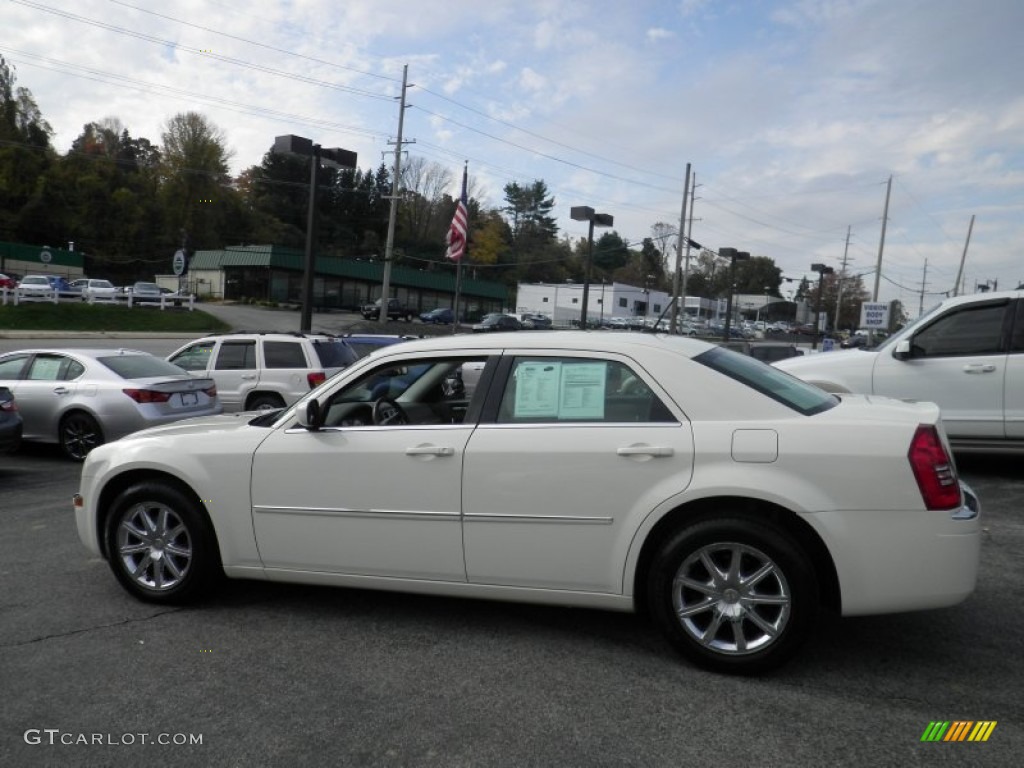 2008 300 Limited - Cool Vanilla White / Dark Khaki/Light Graystone photo #9