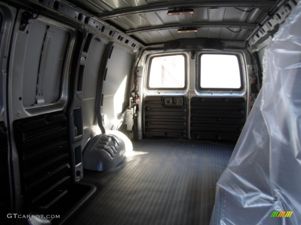 2015 Savana Van 2500 Cargo - Quicksilver Metallic / Medium Pewter photo #5