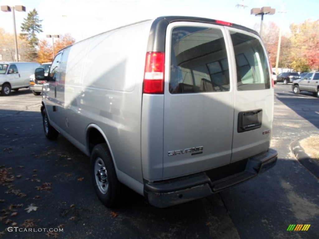 2015 Savana Van 2500 Cargo - Quicksilver Metallic / Medium Pewter photo #6