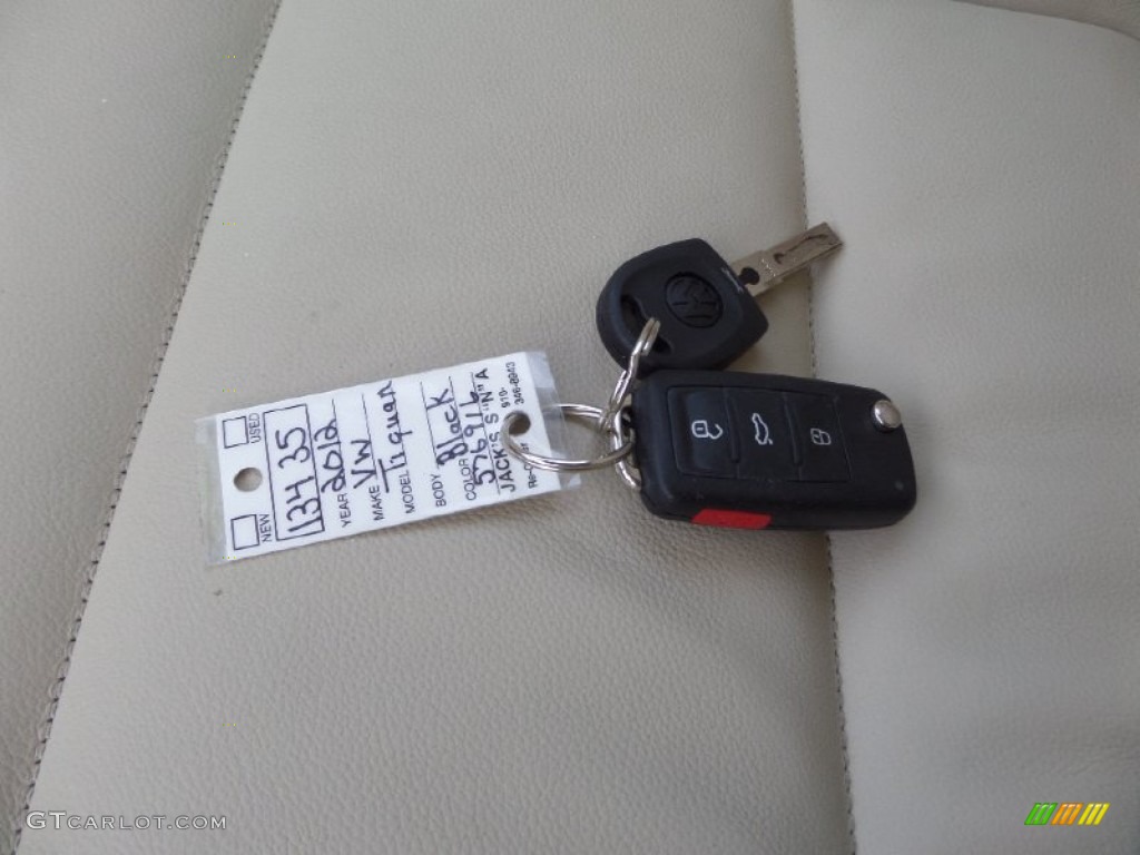 2012 Tiguan SEL - Deep Black Metallic / Beige photo #20