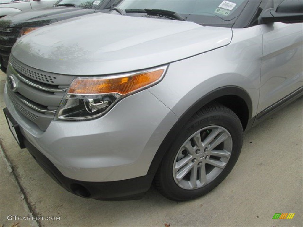 2015 Explorer FWD - Ingot Silver / Medium Light Stone photo #5