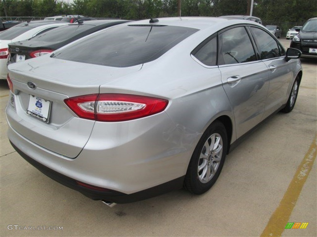 2015 Fusion S - Ingot Silver Metallic / Earth Gray photo #3