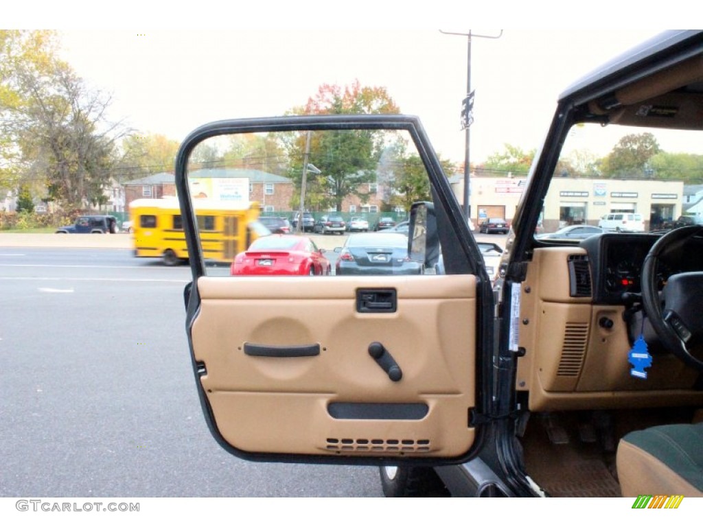 1998 Jeep Wrangler Sahara 4x4 Green/Khaki Door Panel Photo #98671781