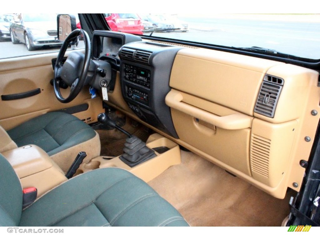 1998 Jeep Wrangler Sahara 4x4 Green/Khaki Dashboard Photo #98672003