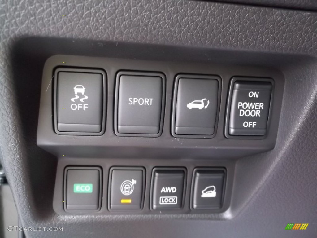 2015 Nissan Rogue SL AWD Controls Photos