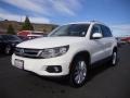 Candy White - Tiguan SE Photo No. 3