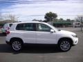 Candy White - Tiguan SE Photo No. 8