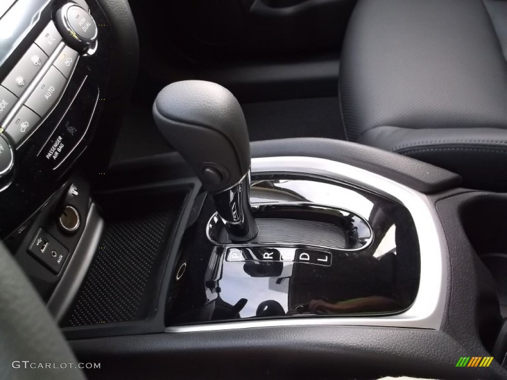 2015 Rogue SL AWD - Super Black / Charcoal photo #16