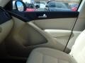 Candy White - Tiguan SE Photo No. 16