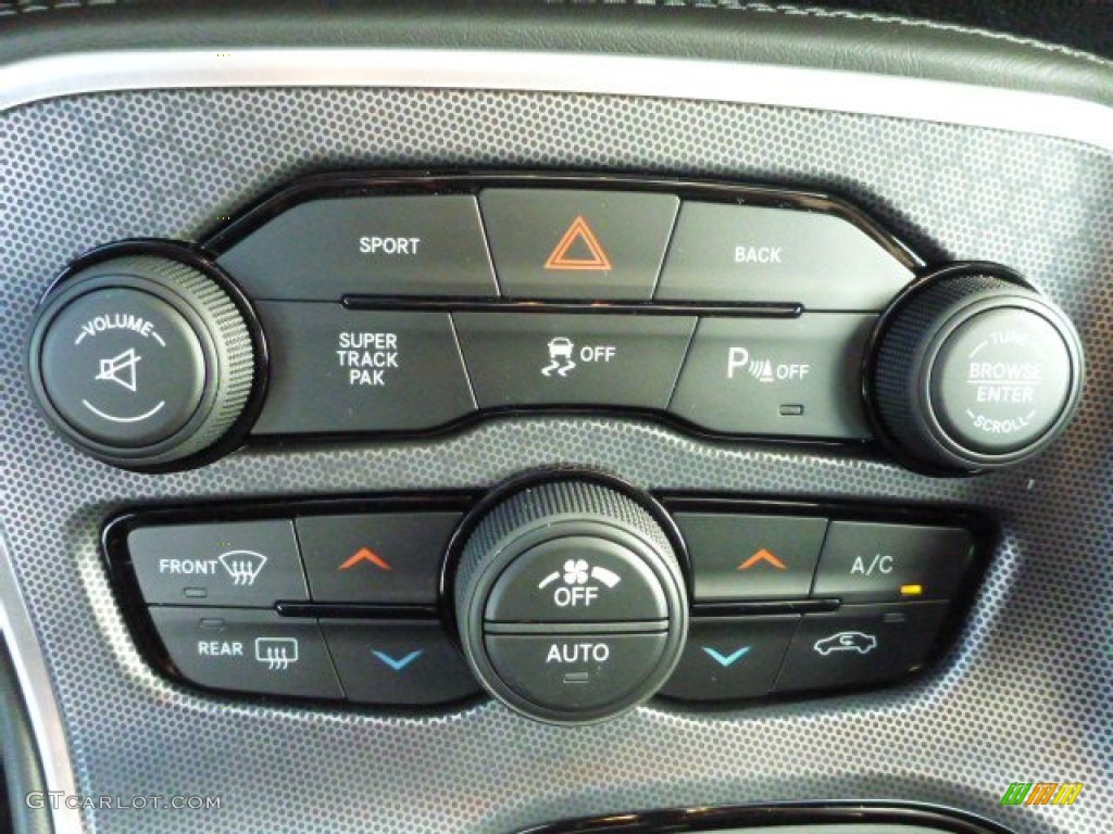 2015 Dodge Challenger R/T Scat Pack Controls Photo #98690968