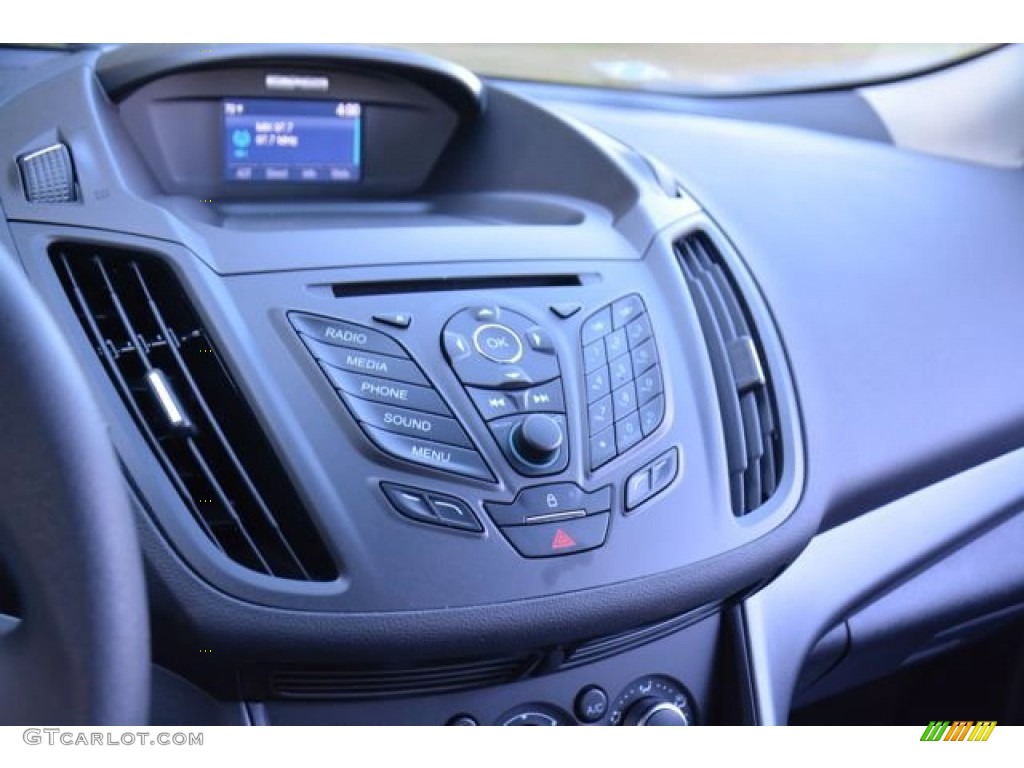 2014 Escape S - Oxford White / Charcoal Black photo #26