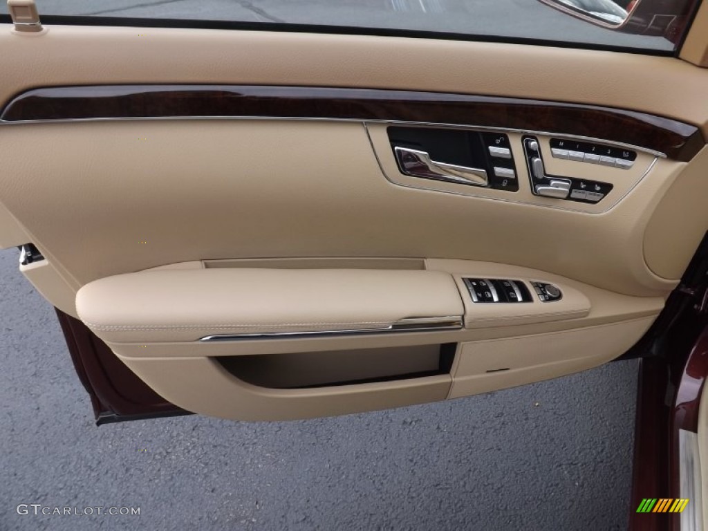 2013 Mercedes-Benz S 550 4Matic Sedan Cashmere/Savanna Door Panel Photo #98692195